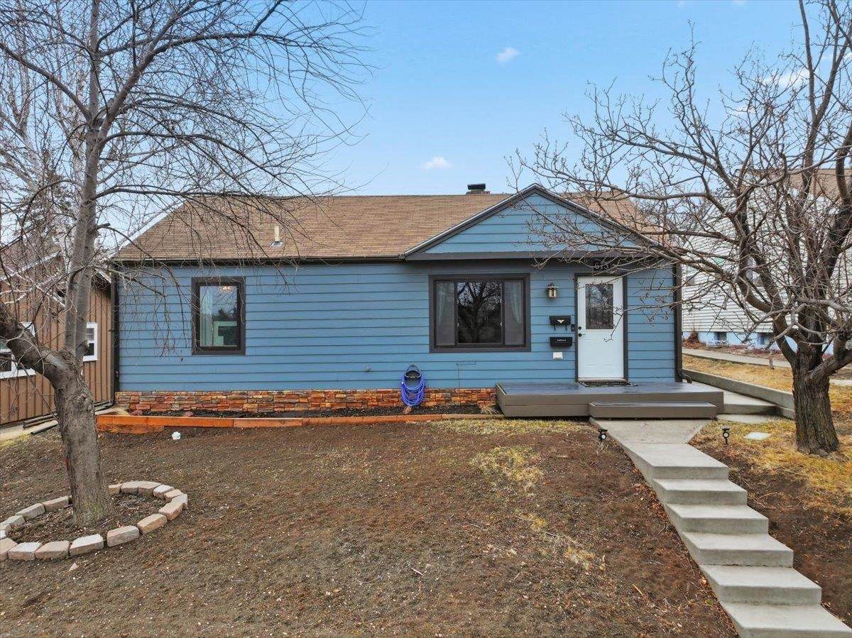 613 St. Andrew Street - Photo 1