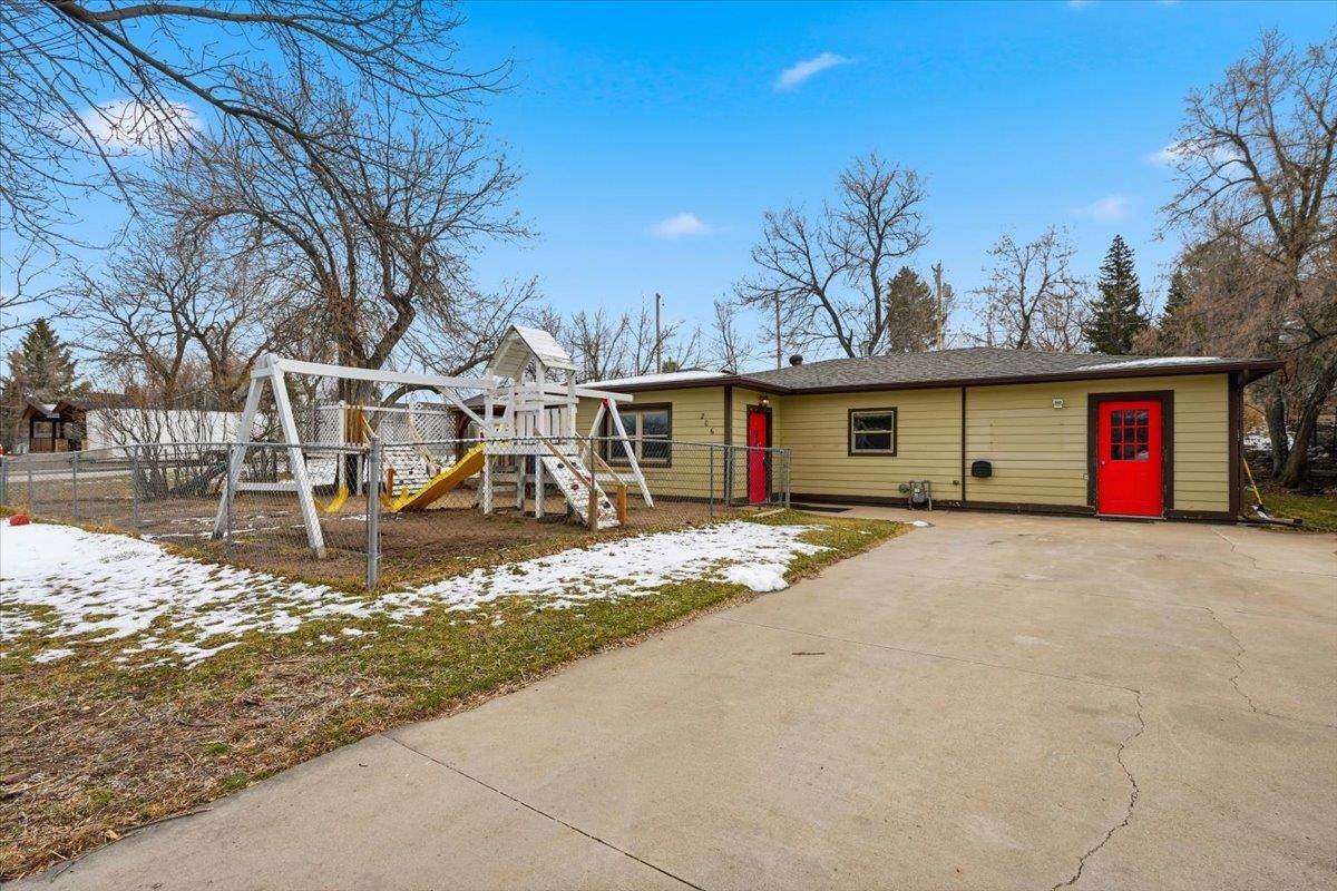 206 Hillcrest Street - Photo 1