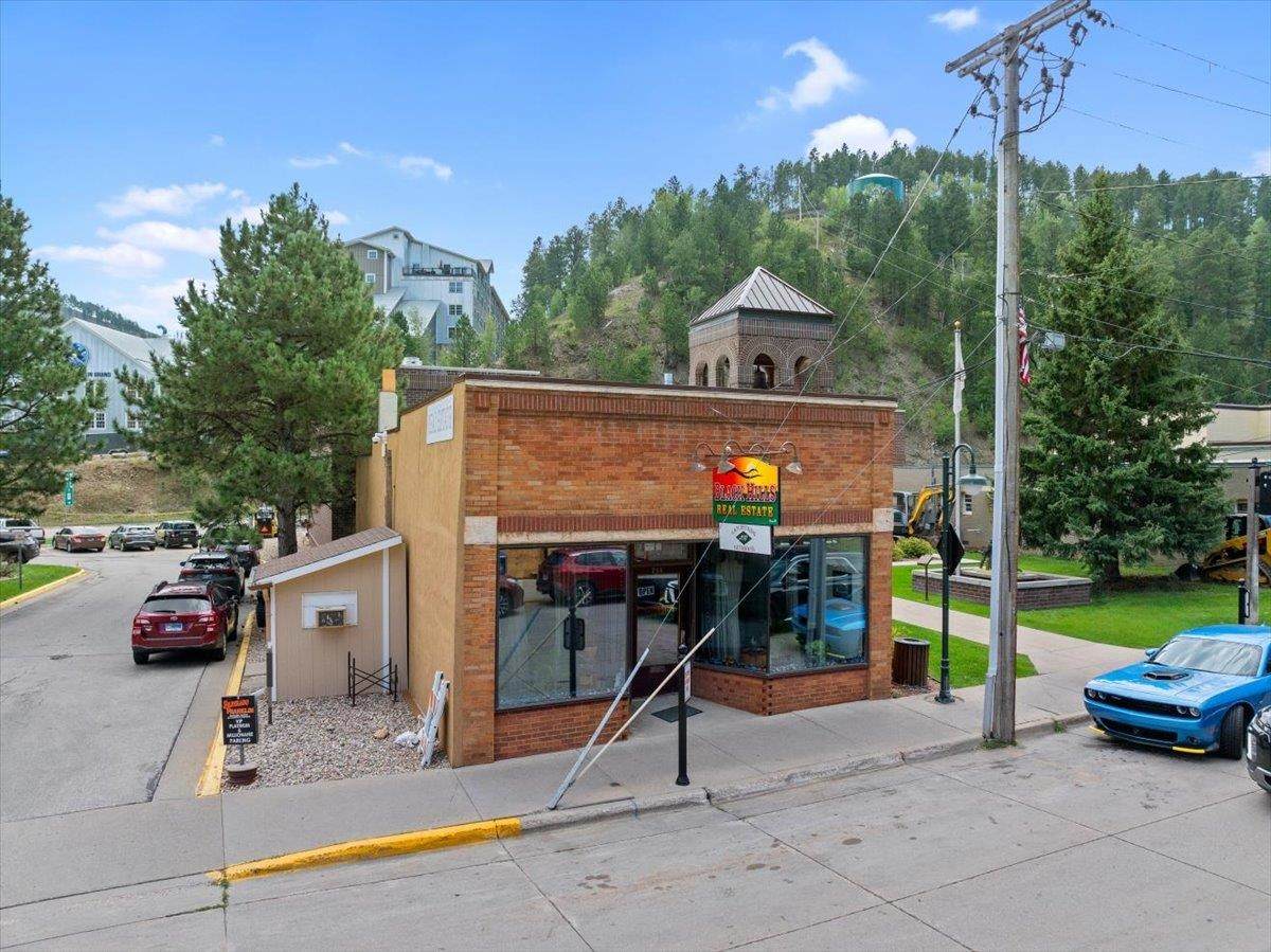 735 Main Street - Photo 1
