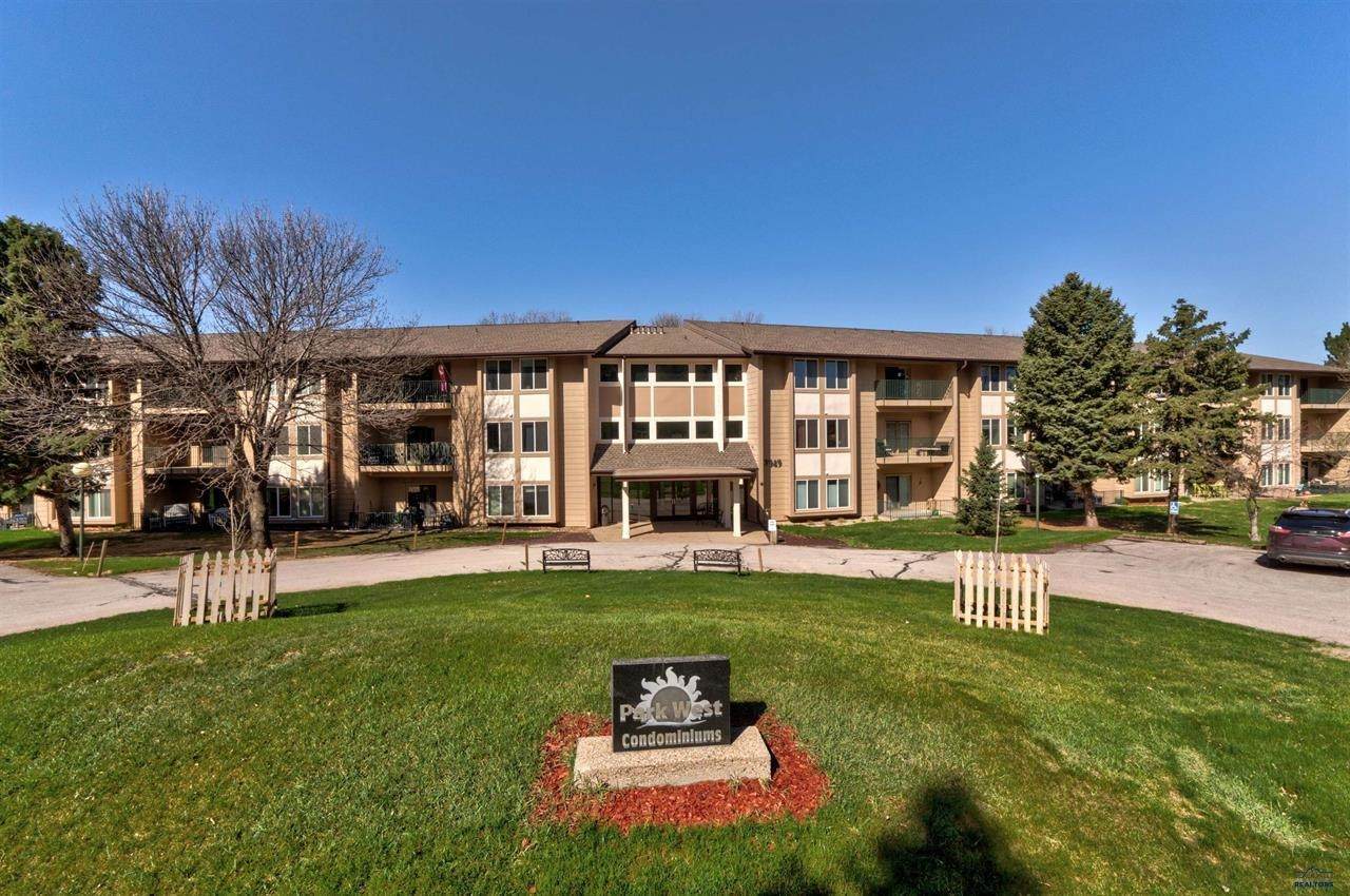 3964 Fairway Hills - Photo 1