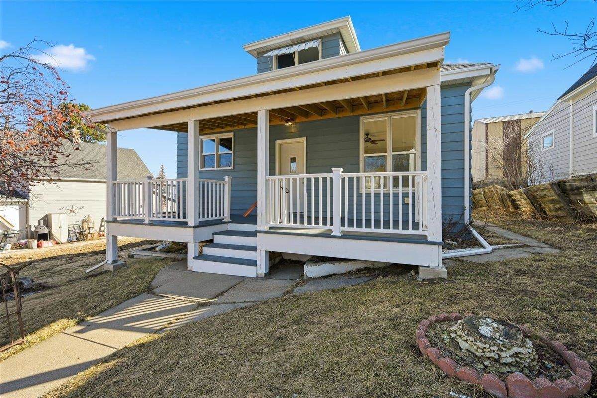 8 Parkdale Avenue - Photo 1
