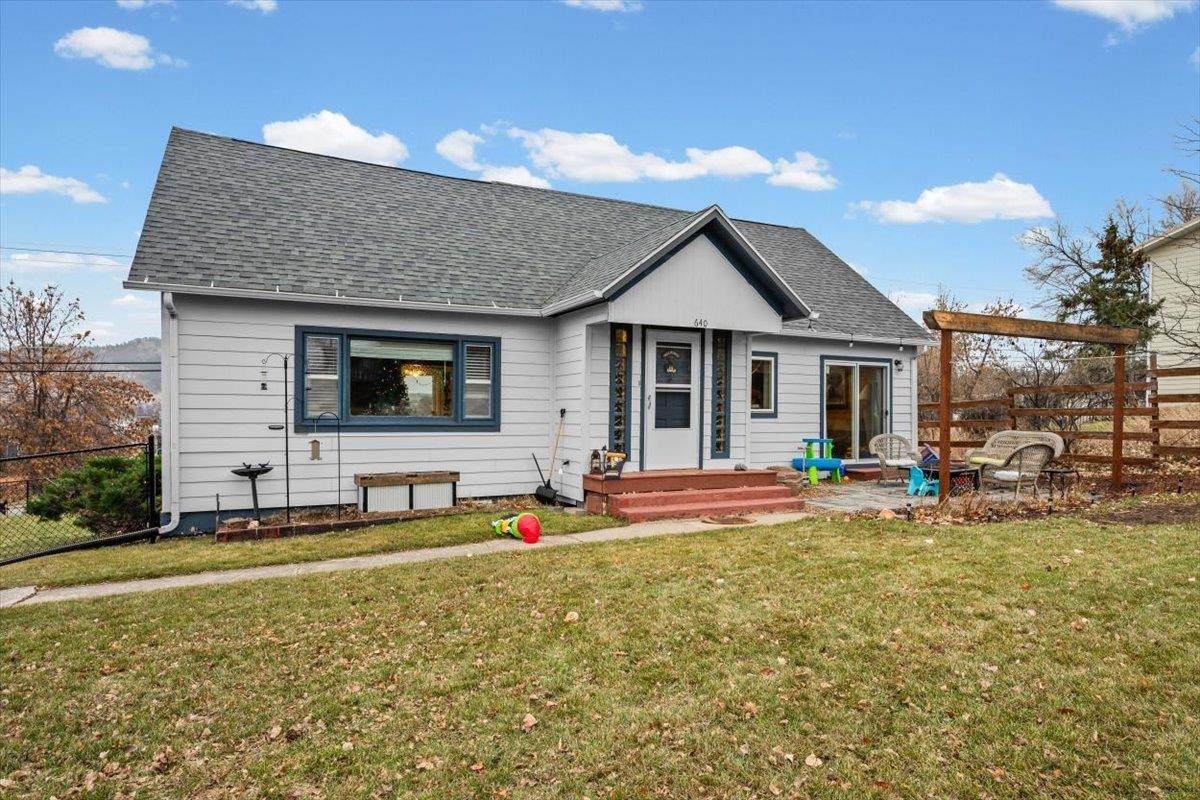 640 University Street - Photo 1