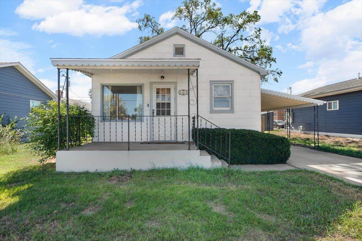 705 Denver Street - Photo 1