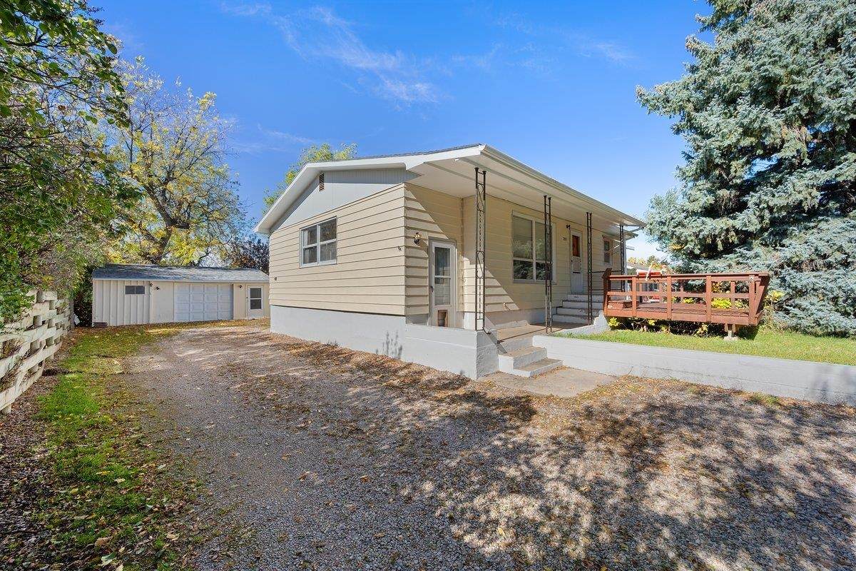 205 Upper Valley Road - Photo 1