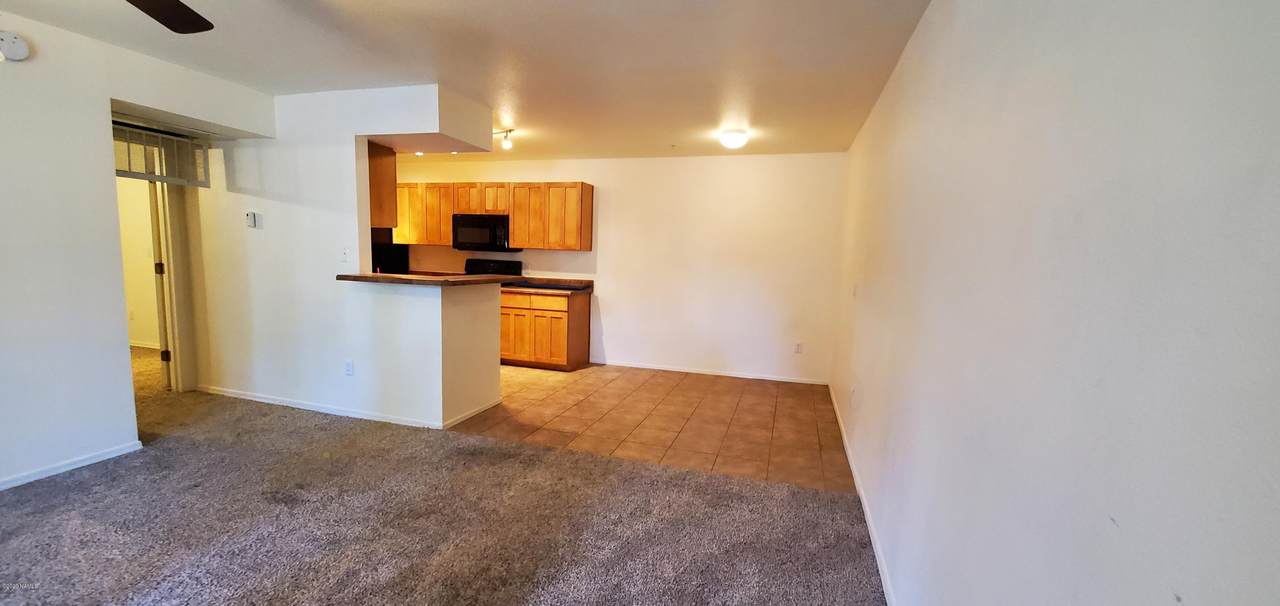 1185 University Avenue - Photo 1