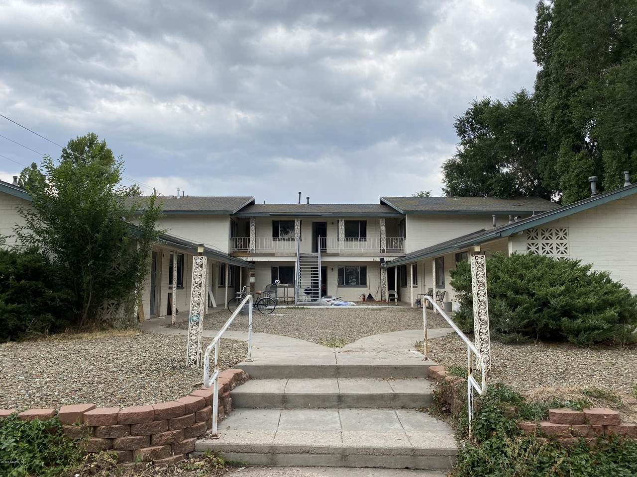 220 Cherry Avenue - Photo 1