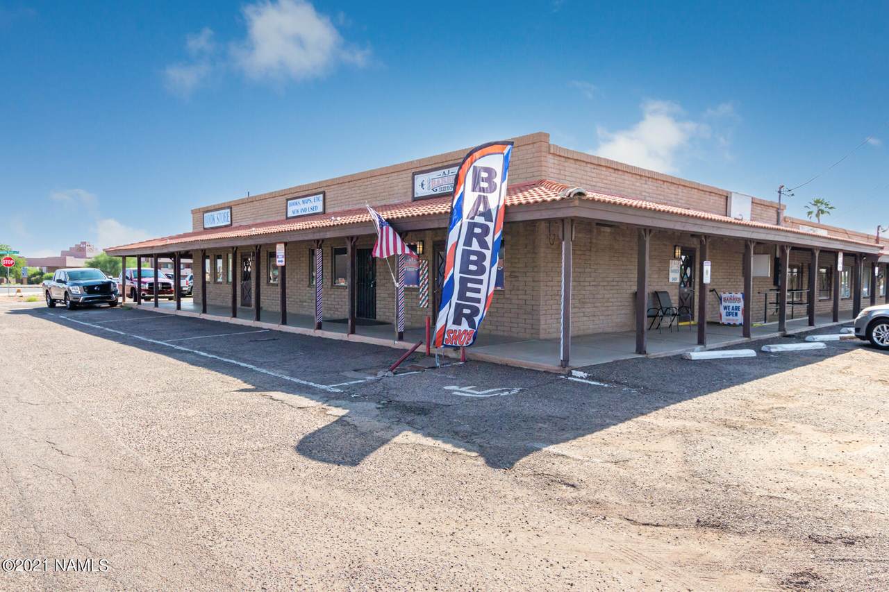 1000 Apache Trail - Photo 1