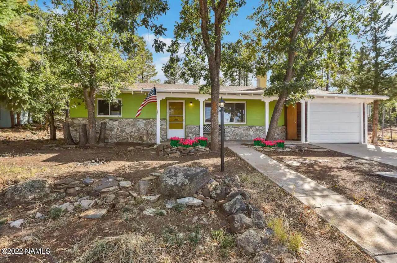 721 Oak Street - Photo 1