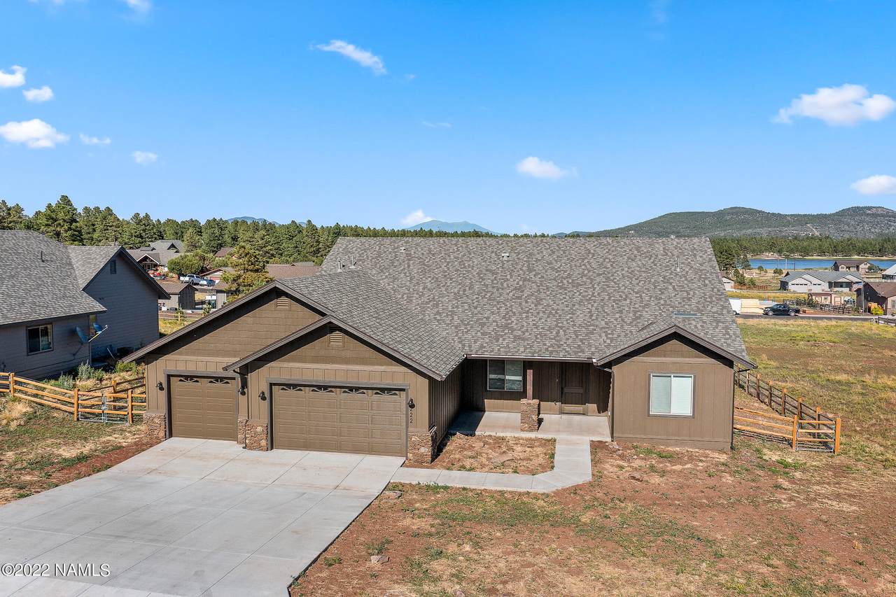 222 Fairway Drive - Photo 1