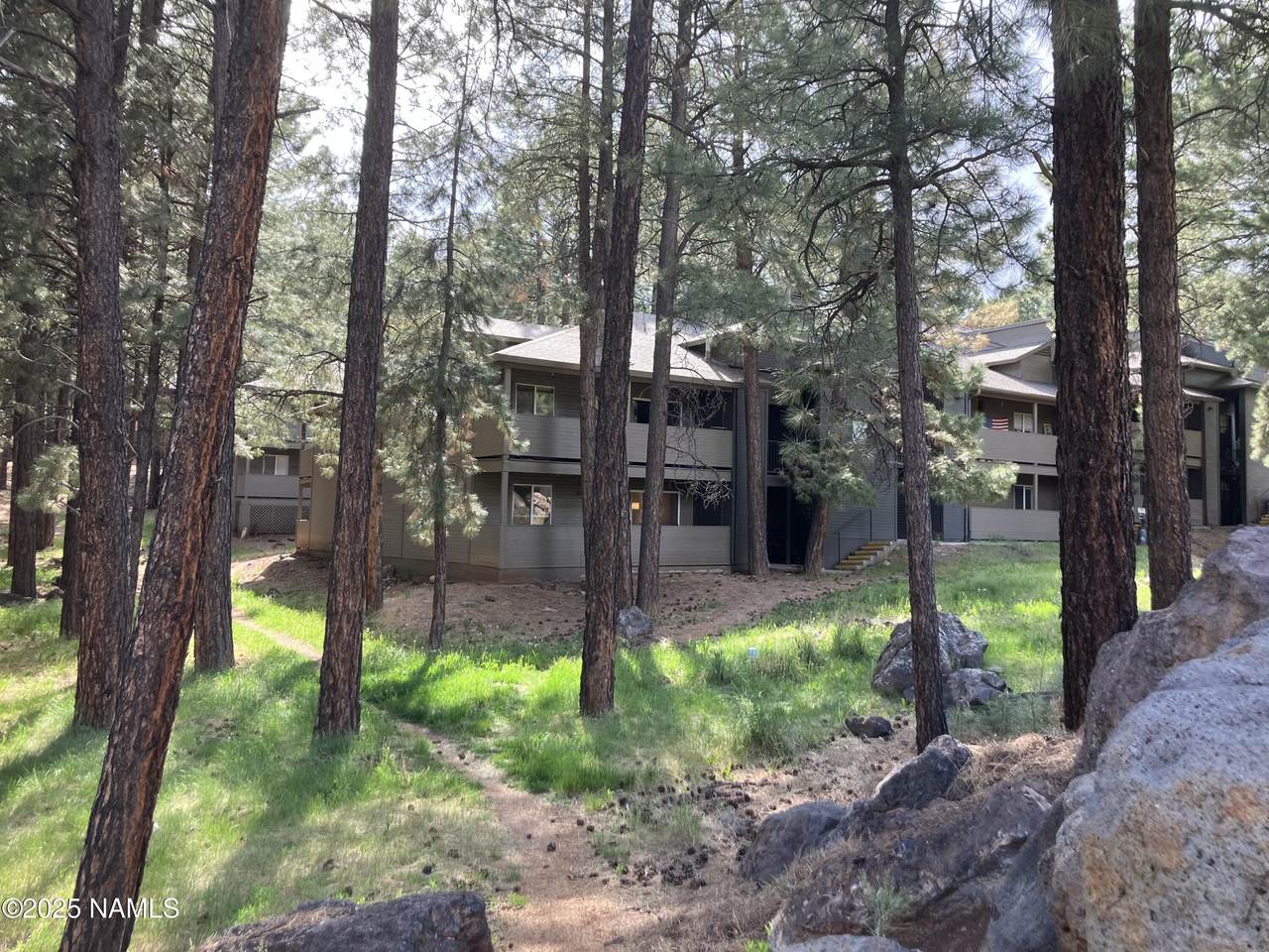 1385 University Avenue - Photo 1