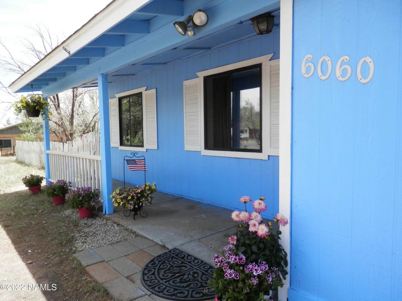 6060 Sunset Boulevard - Photo 1