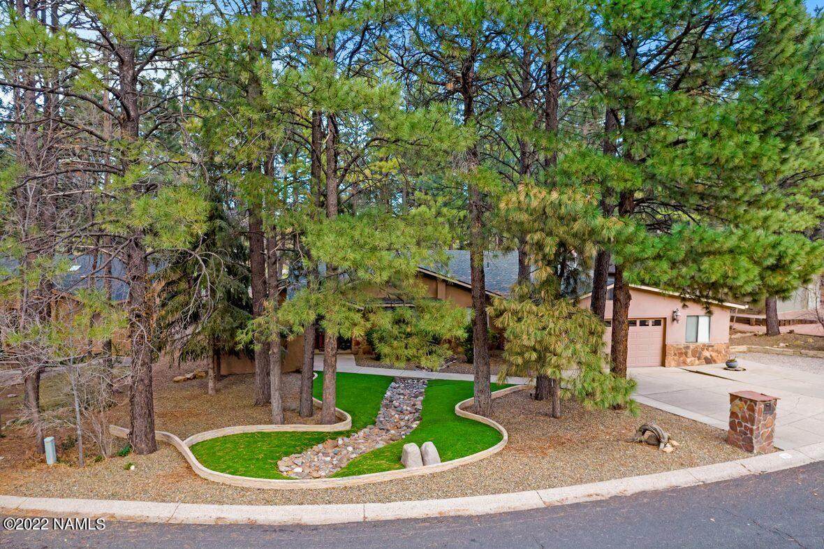 1401 Royal Oaks Way - Photo 1