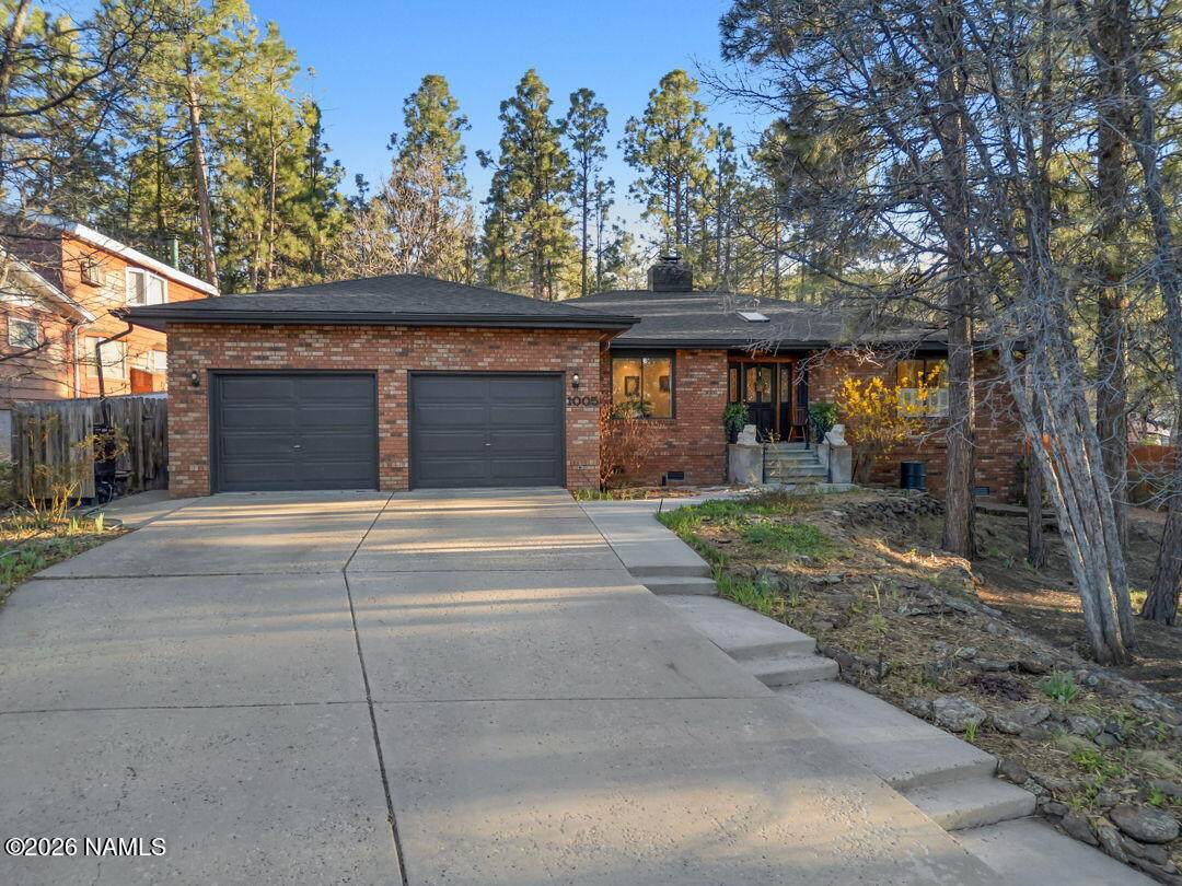 1005 Park Way - Photo 1