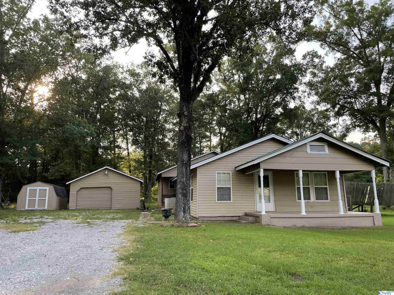 716 Hooks Lake Road - Photo 1