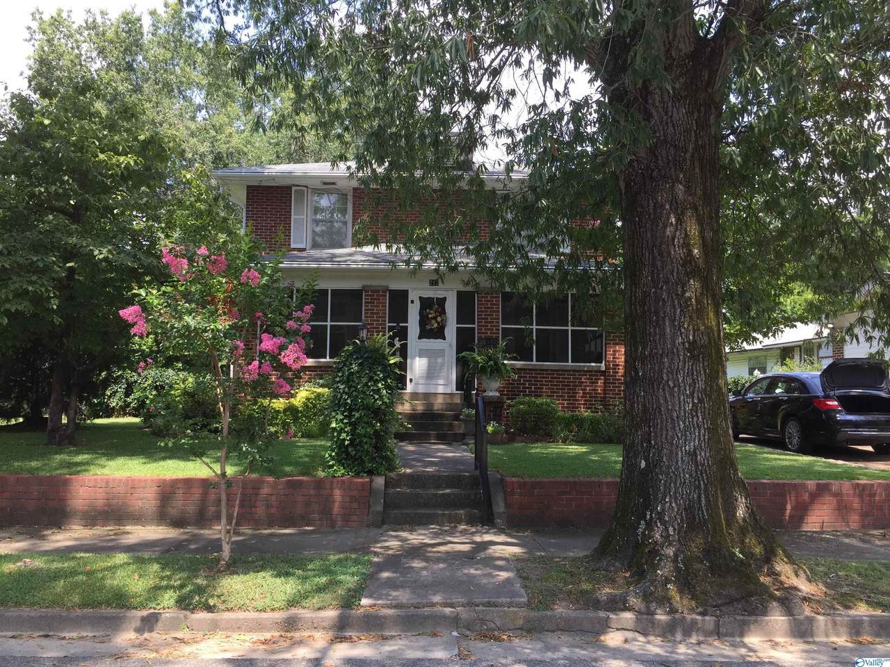 213 8th Street - Photo 1