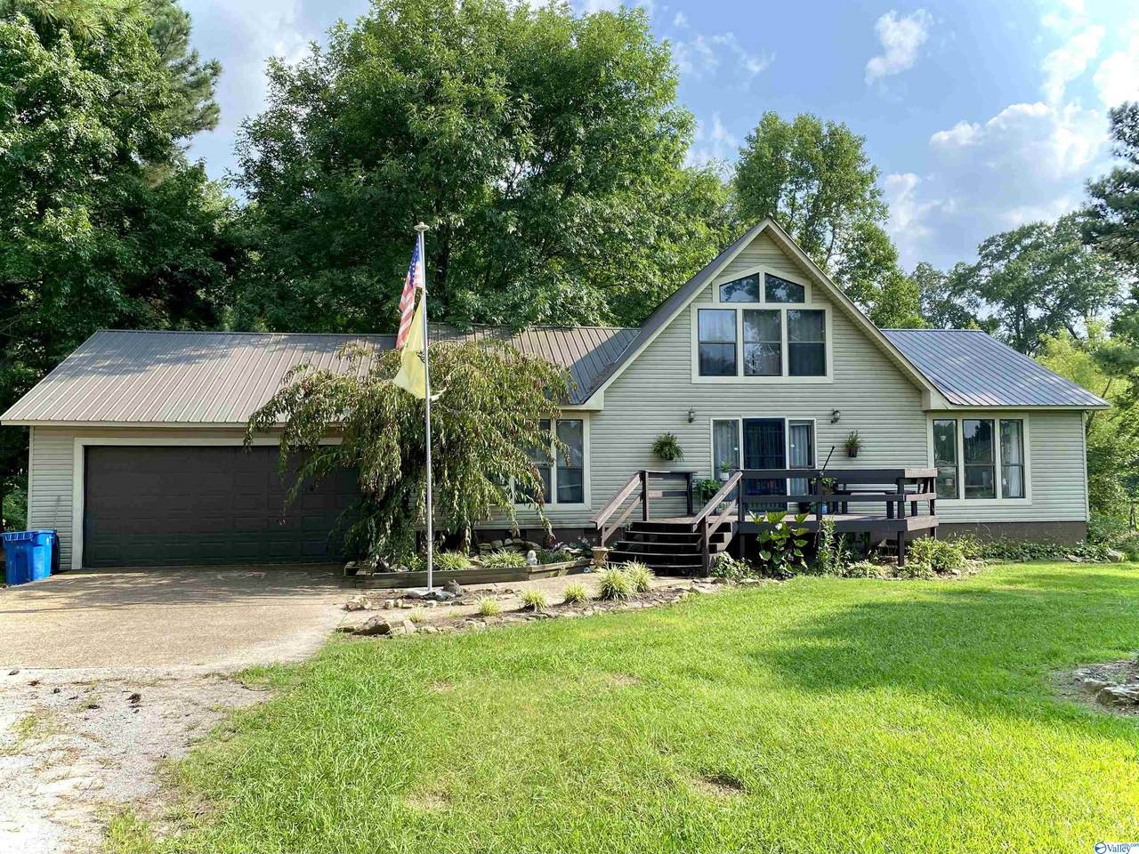 140 Waits Drive - Photo 1