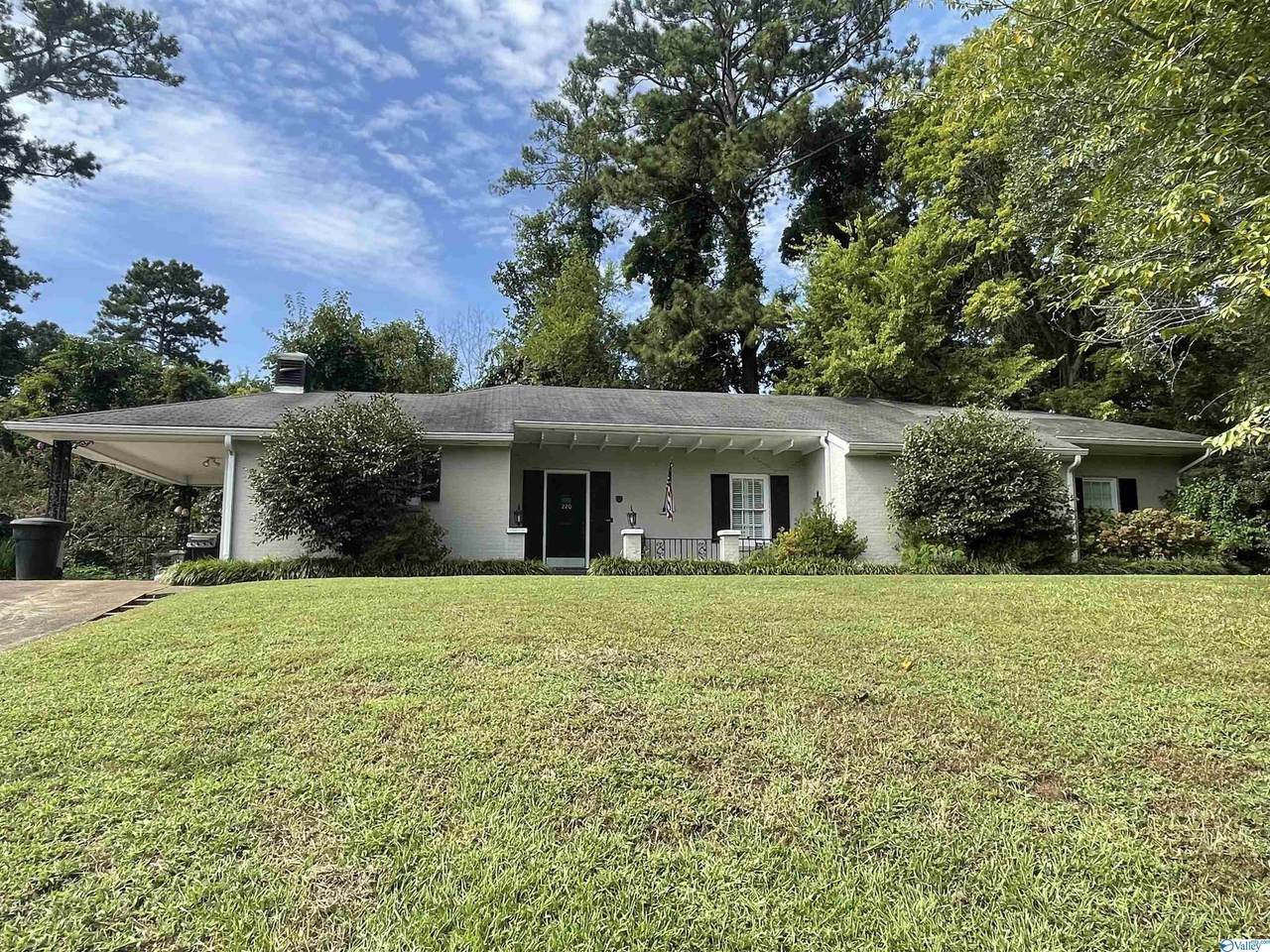 220 Argyle Circle - Photo 1