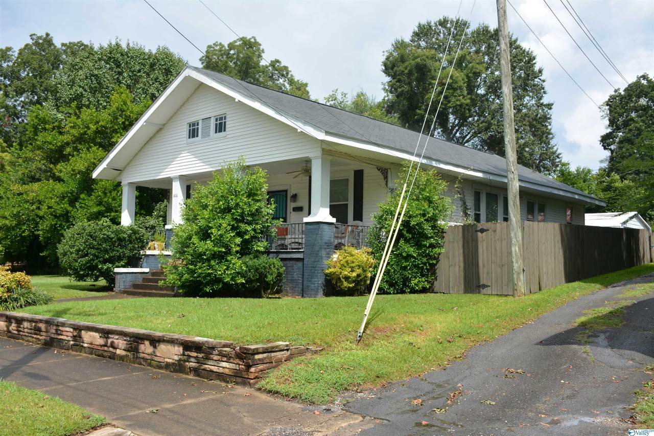606 10th Street - Photo 1