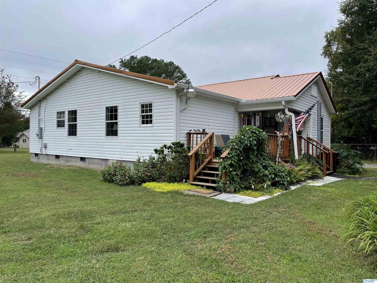 709 Main Street - Photo 1