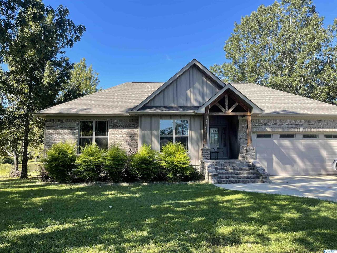 1656 Craig Circle - Photo 1