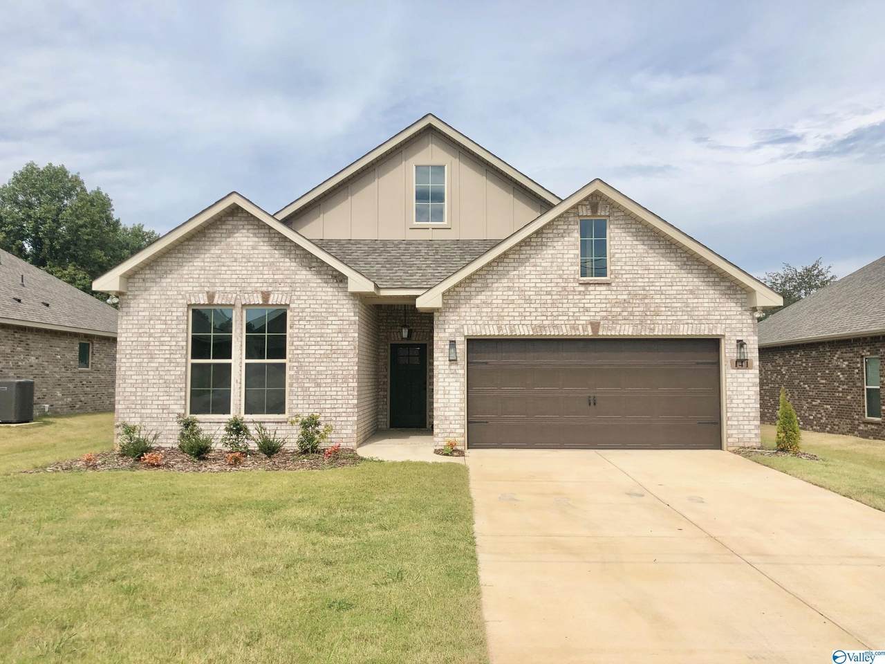 141 Gardencove Circle - Photo 1