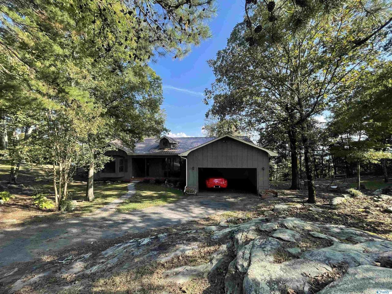994 Mountain View Avenue - Photo 1