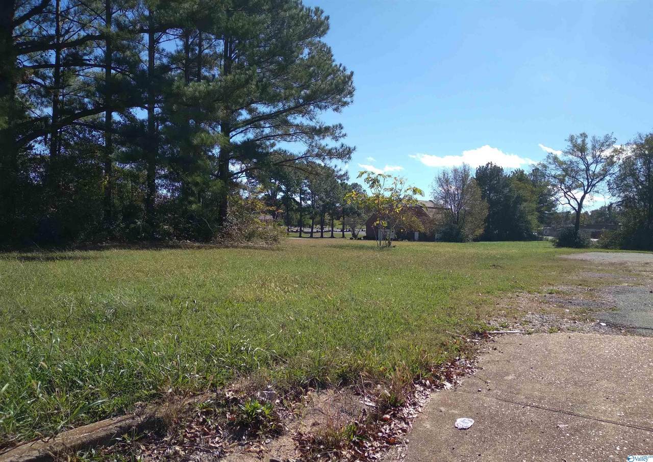 4305 Oakwood Avenue - Photo 1