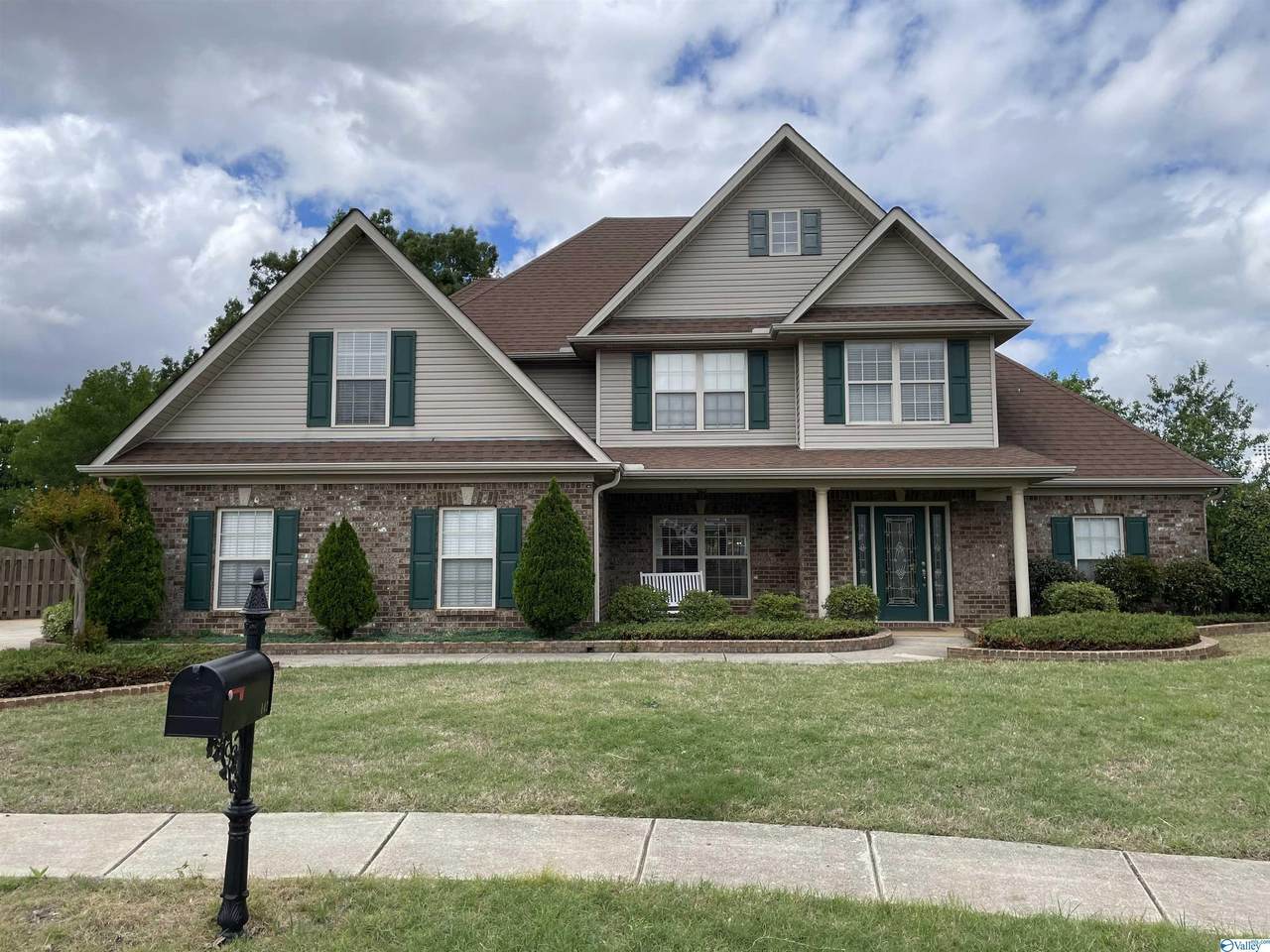 142 Mattie Court - Photo 1