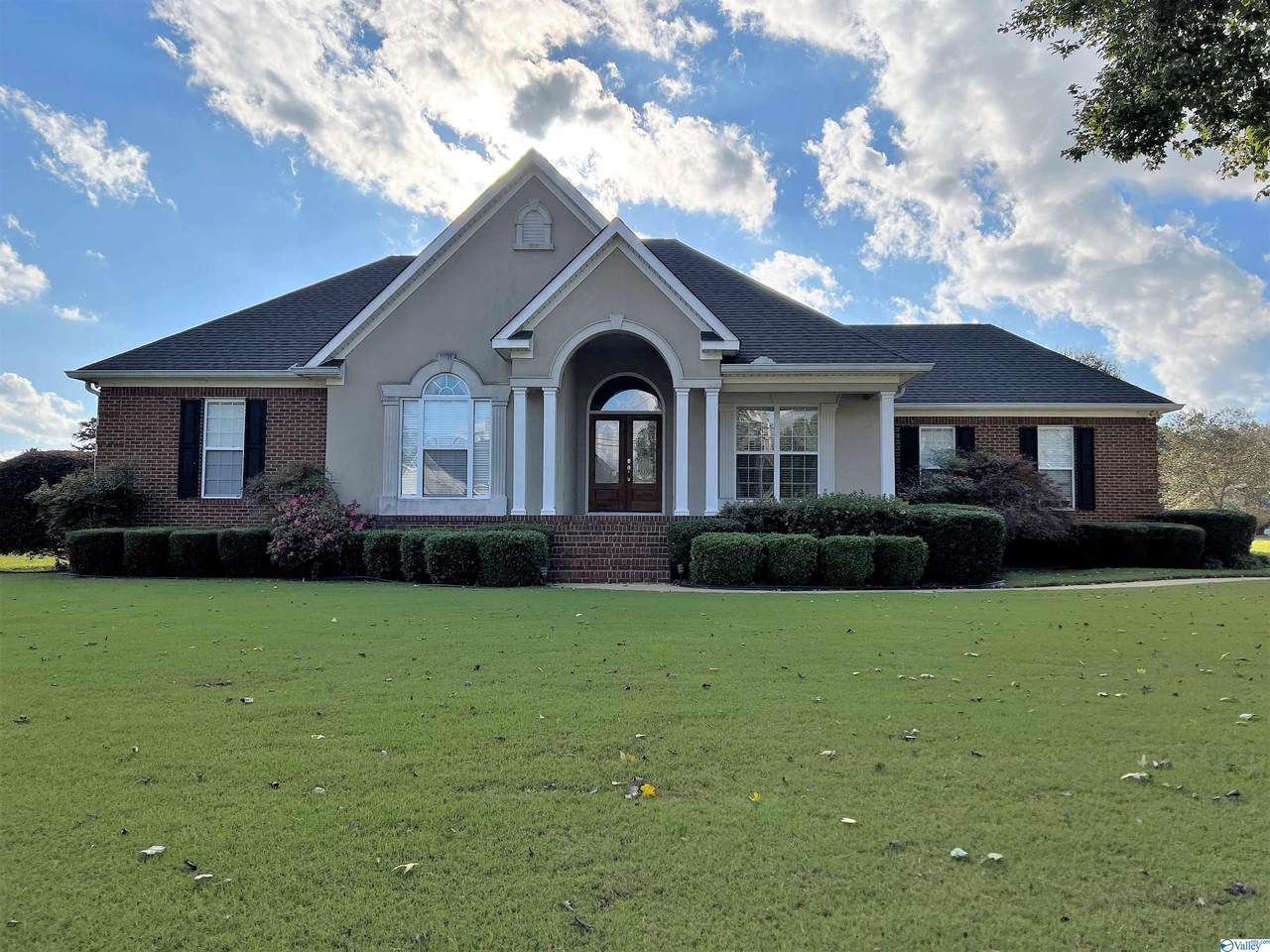 2890 White Oak Drive - Photo 1