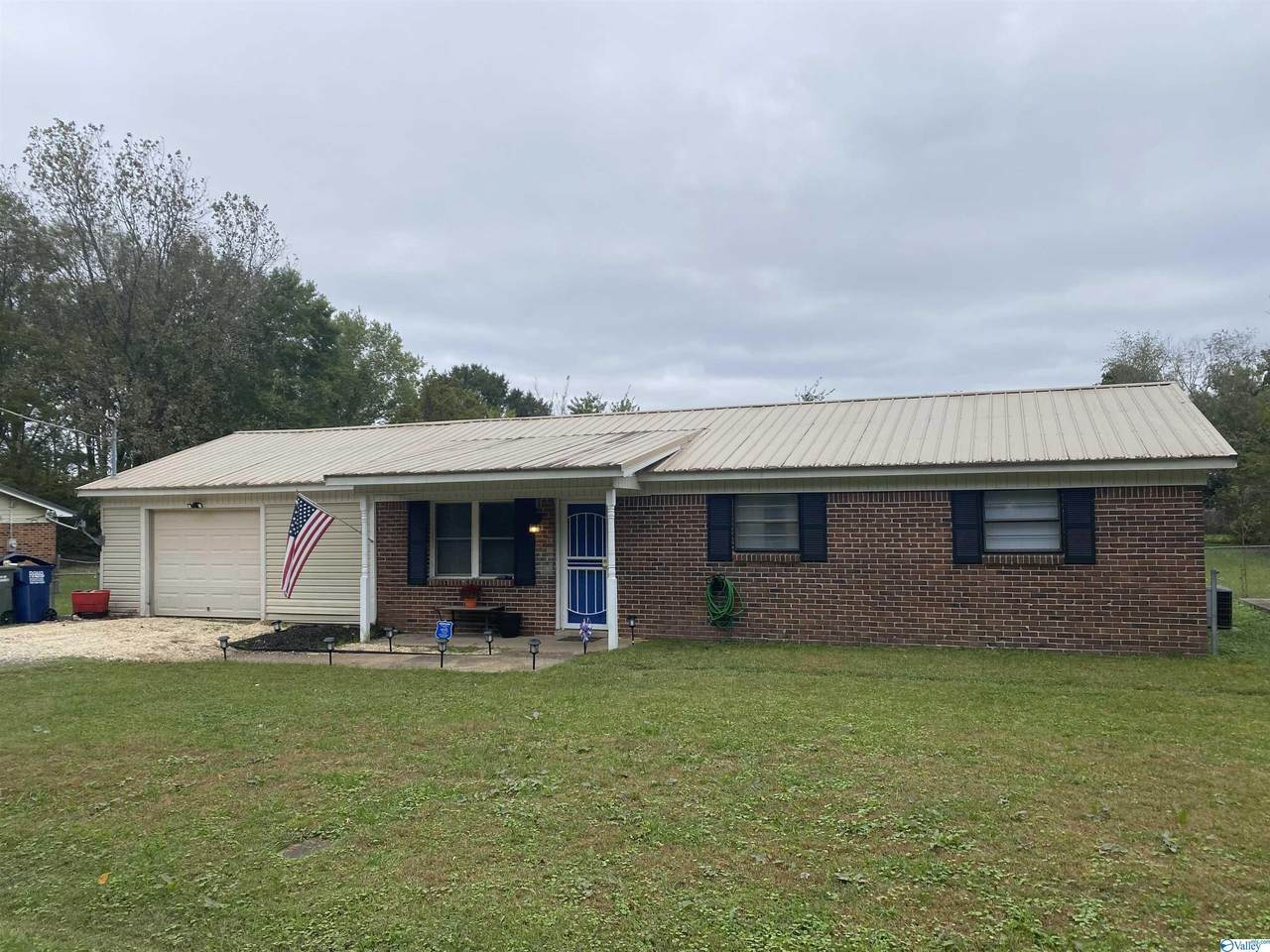 129 Winston Drive - Photo 1