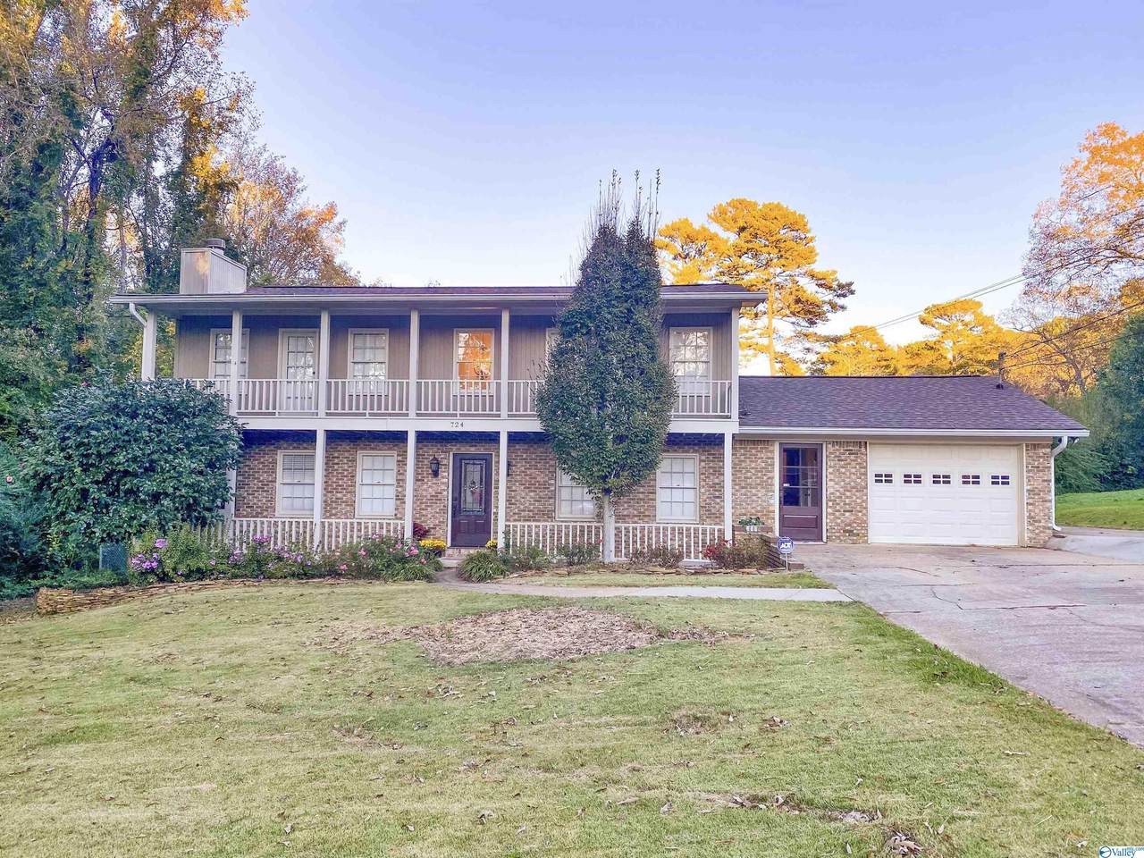 724 Valemont Drive - Photo 1