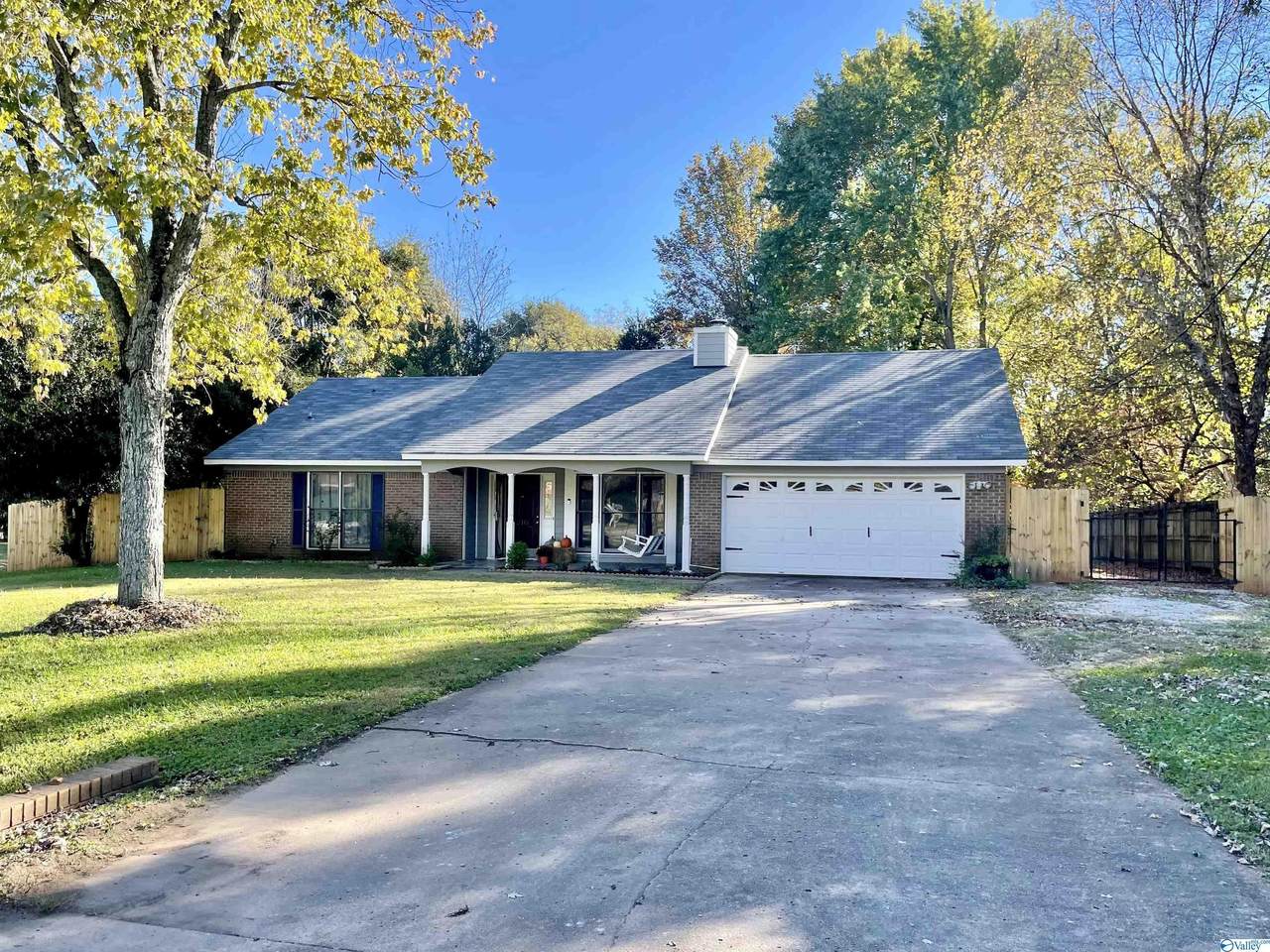210 Elton Circle - Photo 1