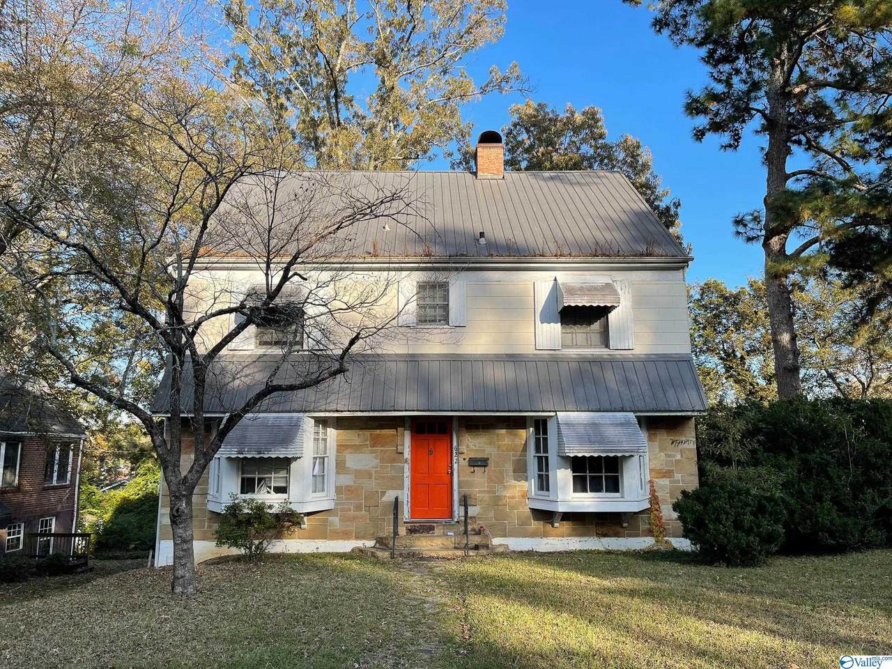 622 Newton Street - Photo 1