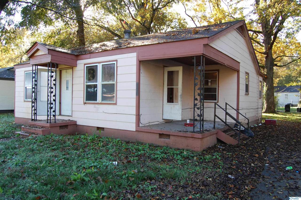 1911 7th Street - Photo 1
