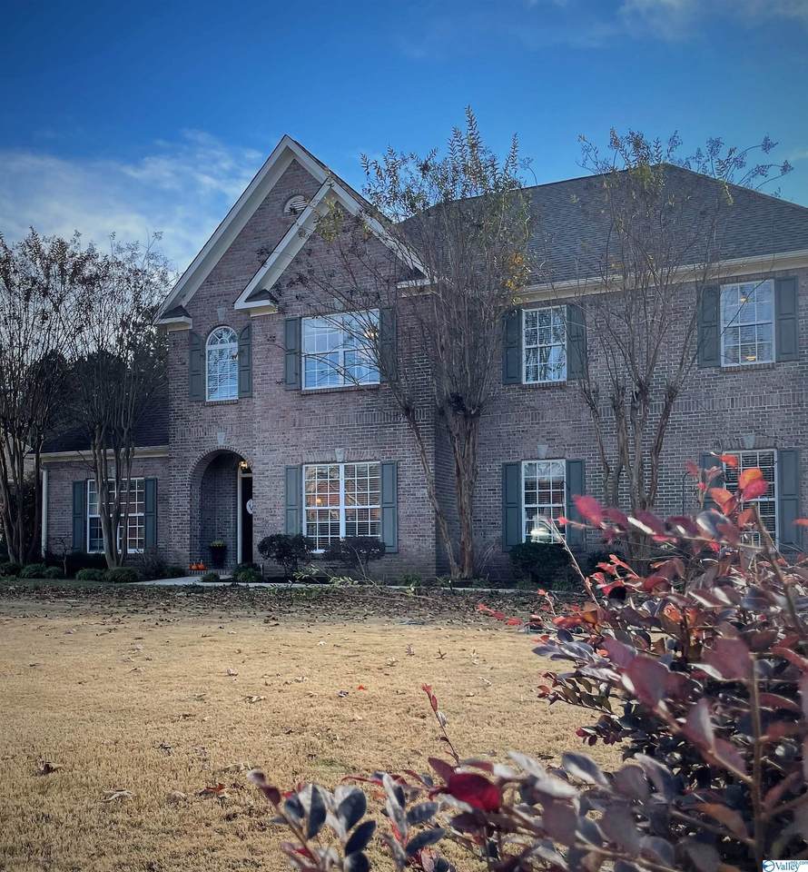 2820 Summerwind Drive - Photo 1