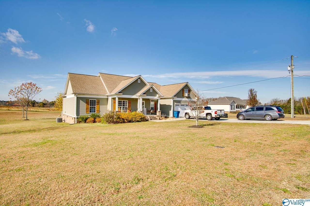107 Wilbanks Road - Photo 1