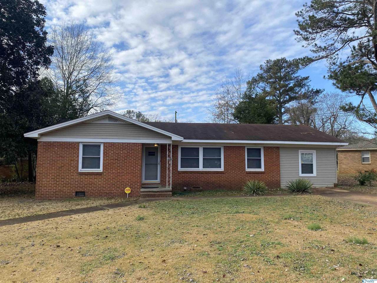 1515 Club View Drive - Photo 1