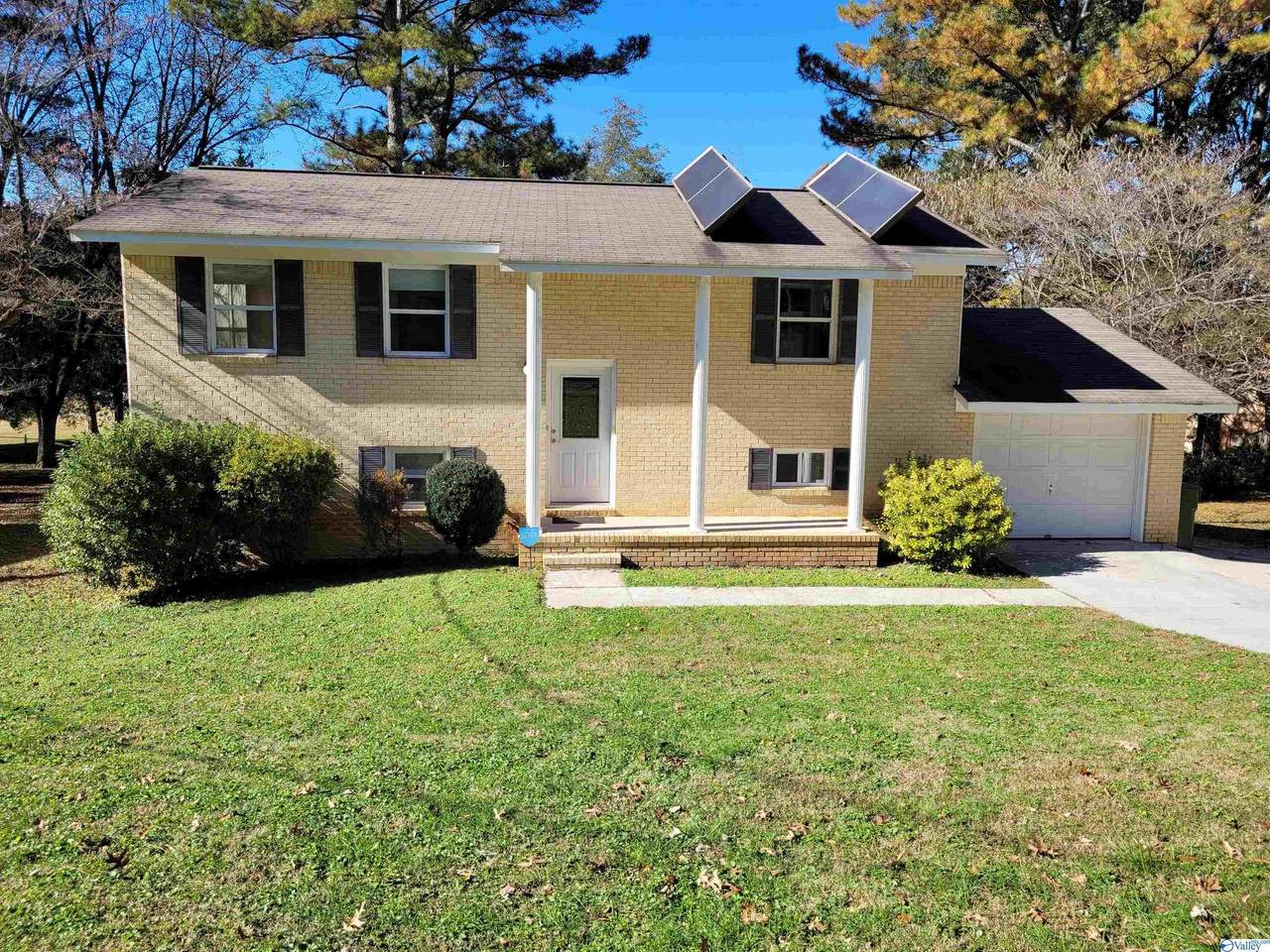2611 Bonnie View Drive - Photo 1
