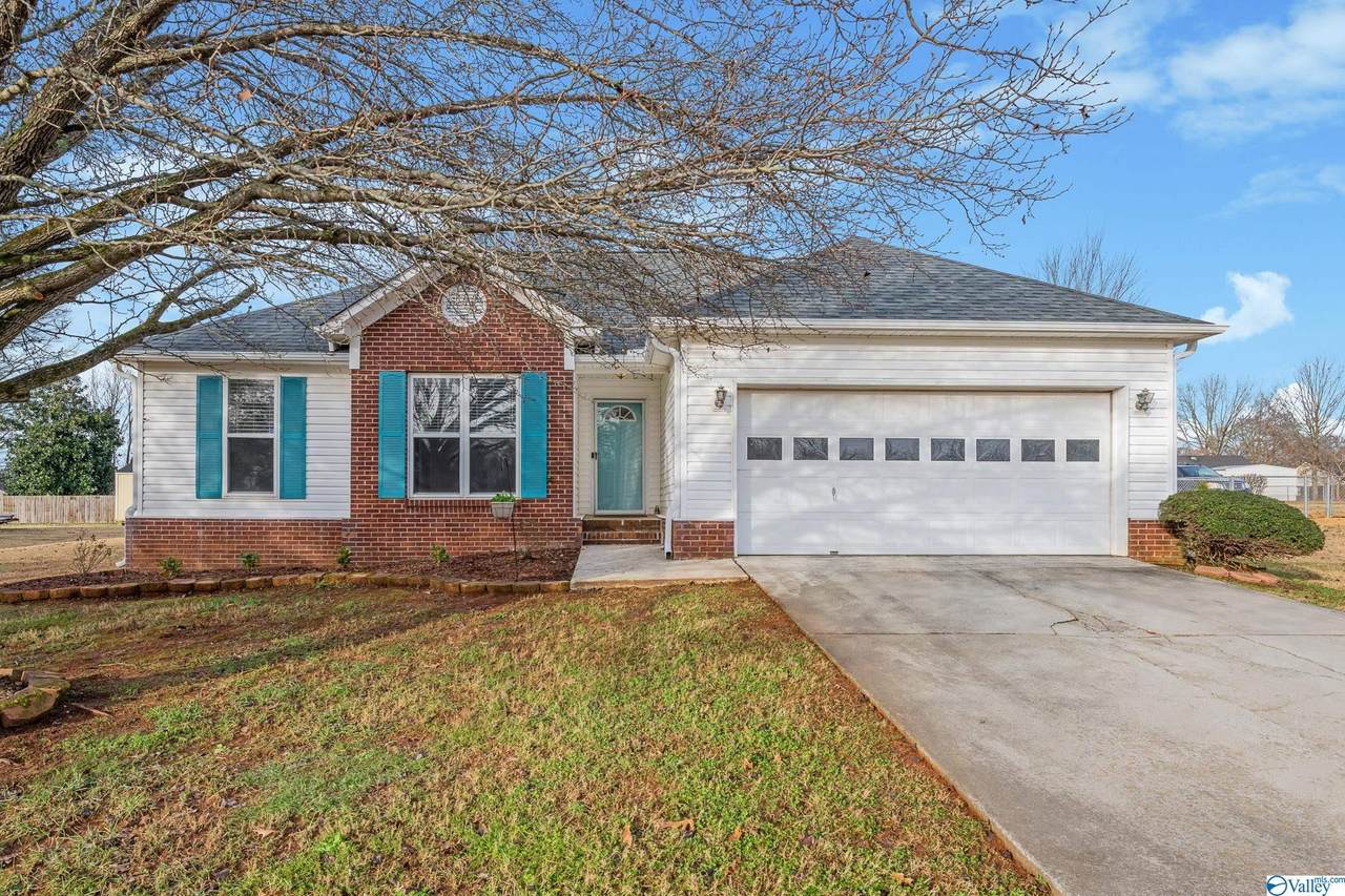 212 Falcon Ridge Drive - Photo 1