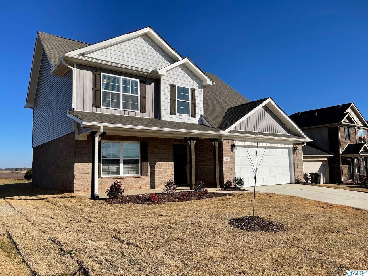 301 Avebury Road - Photo 1