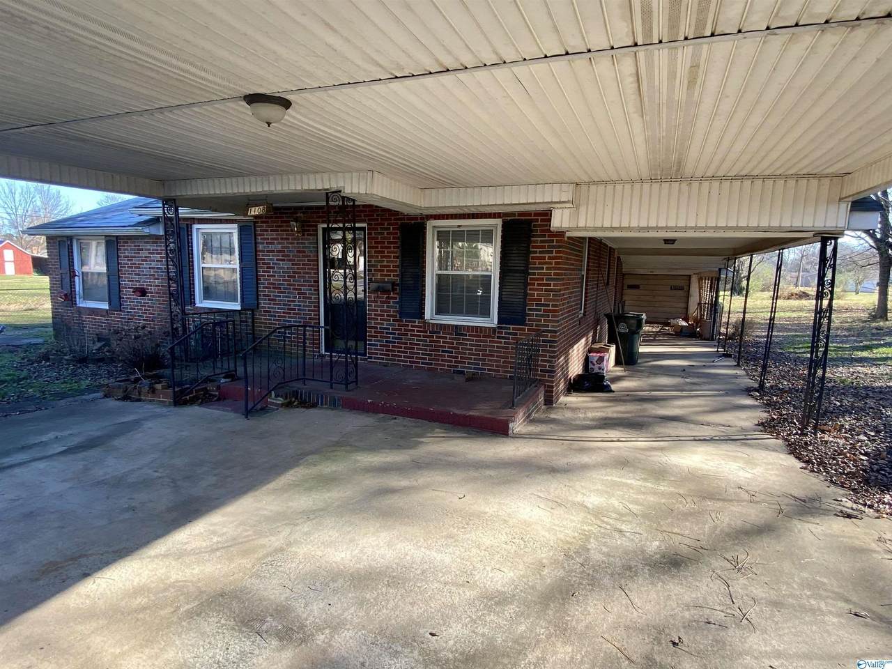 1108 Hines Street - Photo 1
