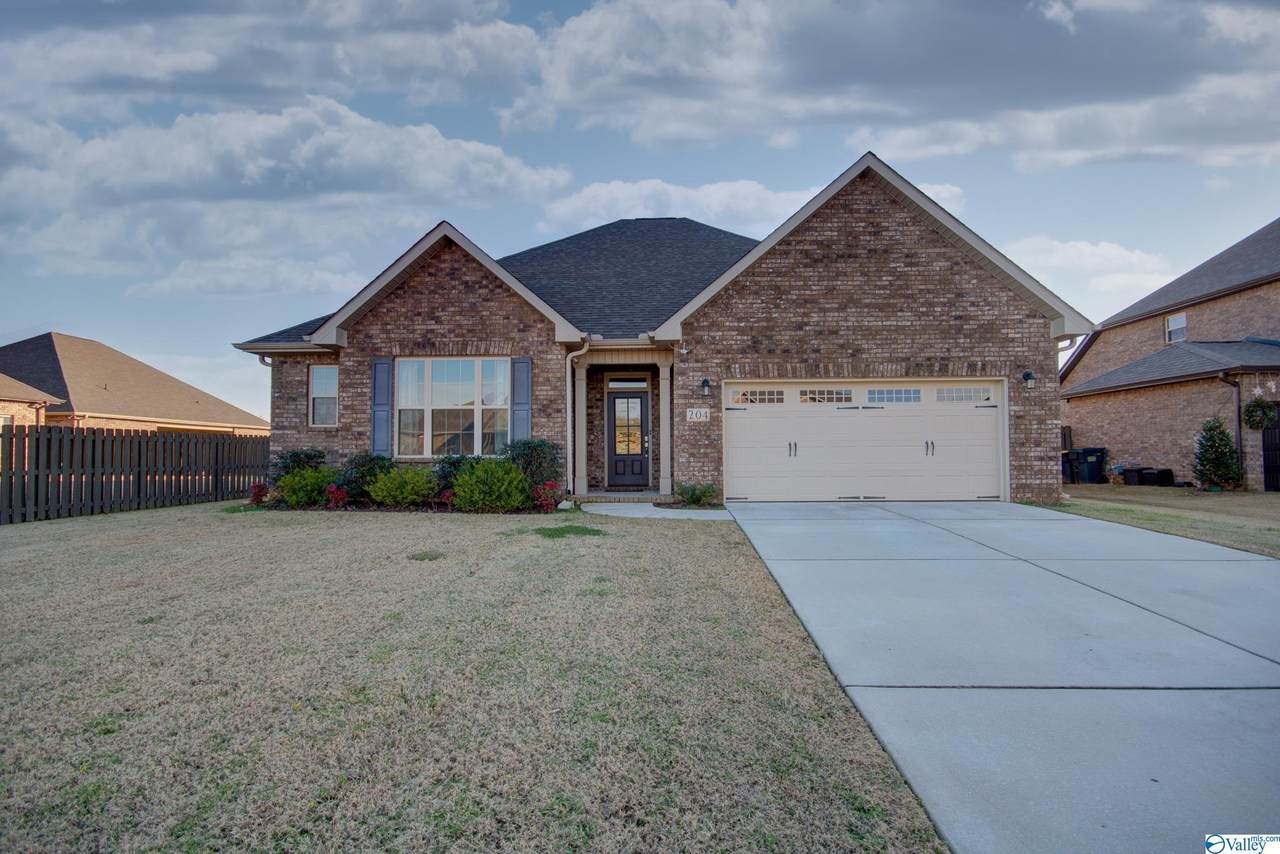 204 Willow Bank Circle - Photo 1