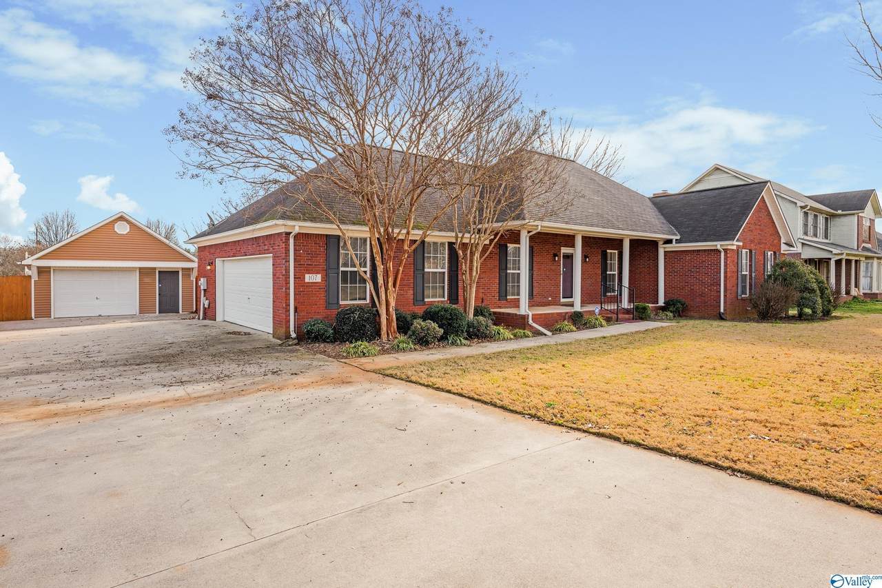 107 Spearpoint Lane - Photo 1