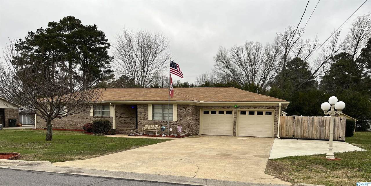 402 Peach Avenue - Photo 1