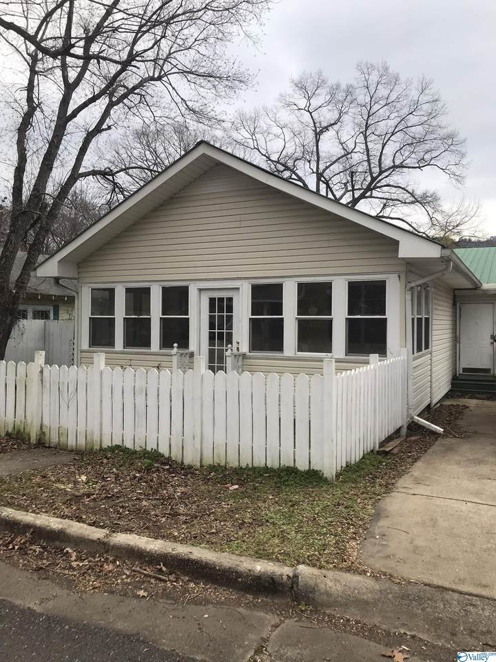 609 Alabama Avenue - Photo 1