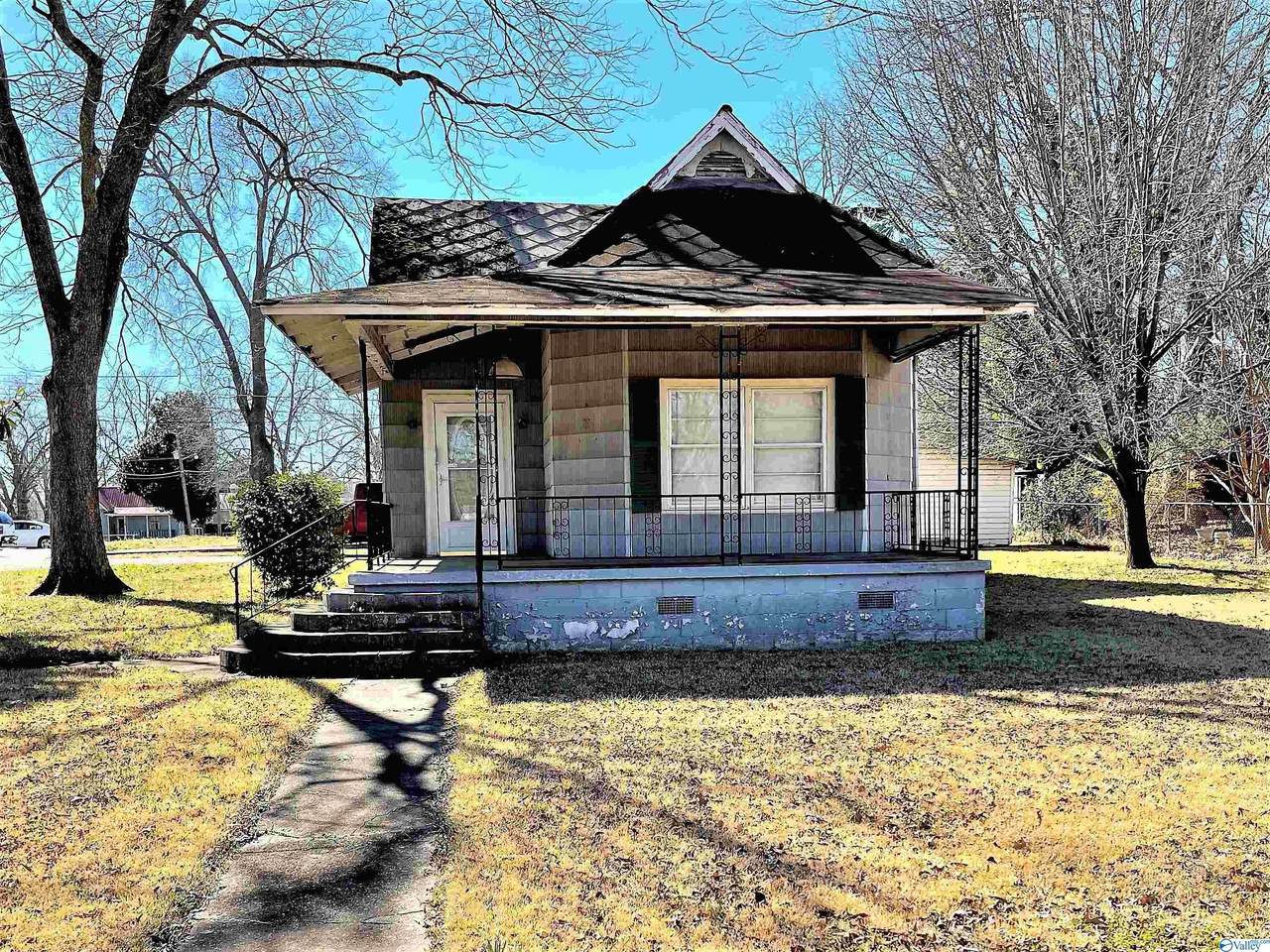 12 Winona Street - Photo 1