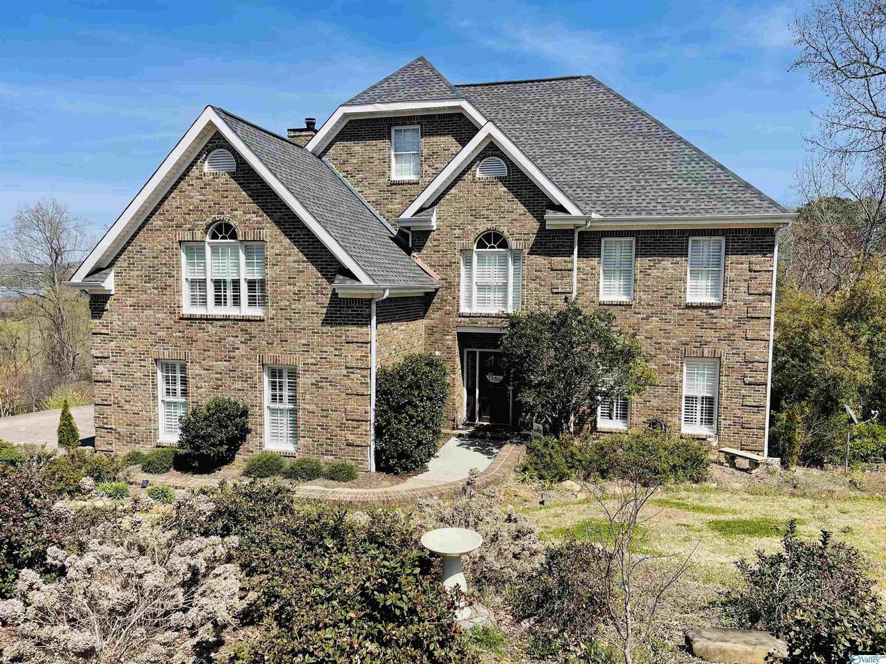 1060 Heritage Drive - Photo 1