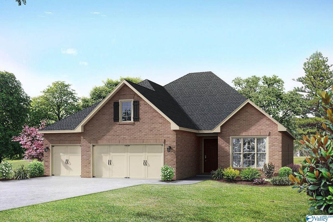 105 Slade Thomas Drive - Photo 1