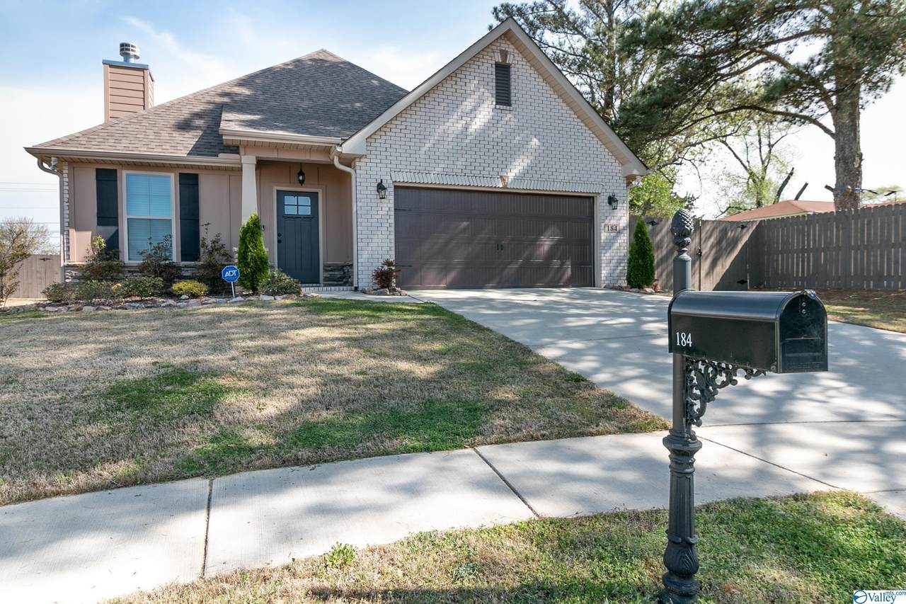 184 Summer Pointe Lane - Photo 1