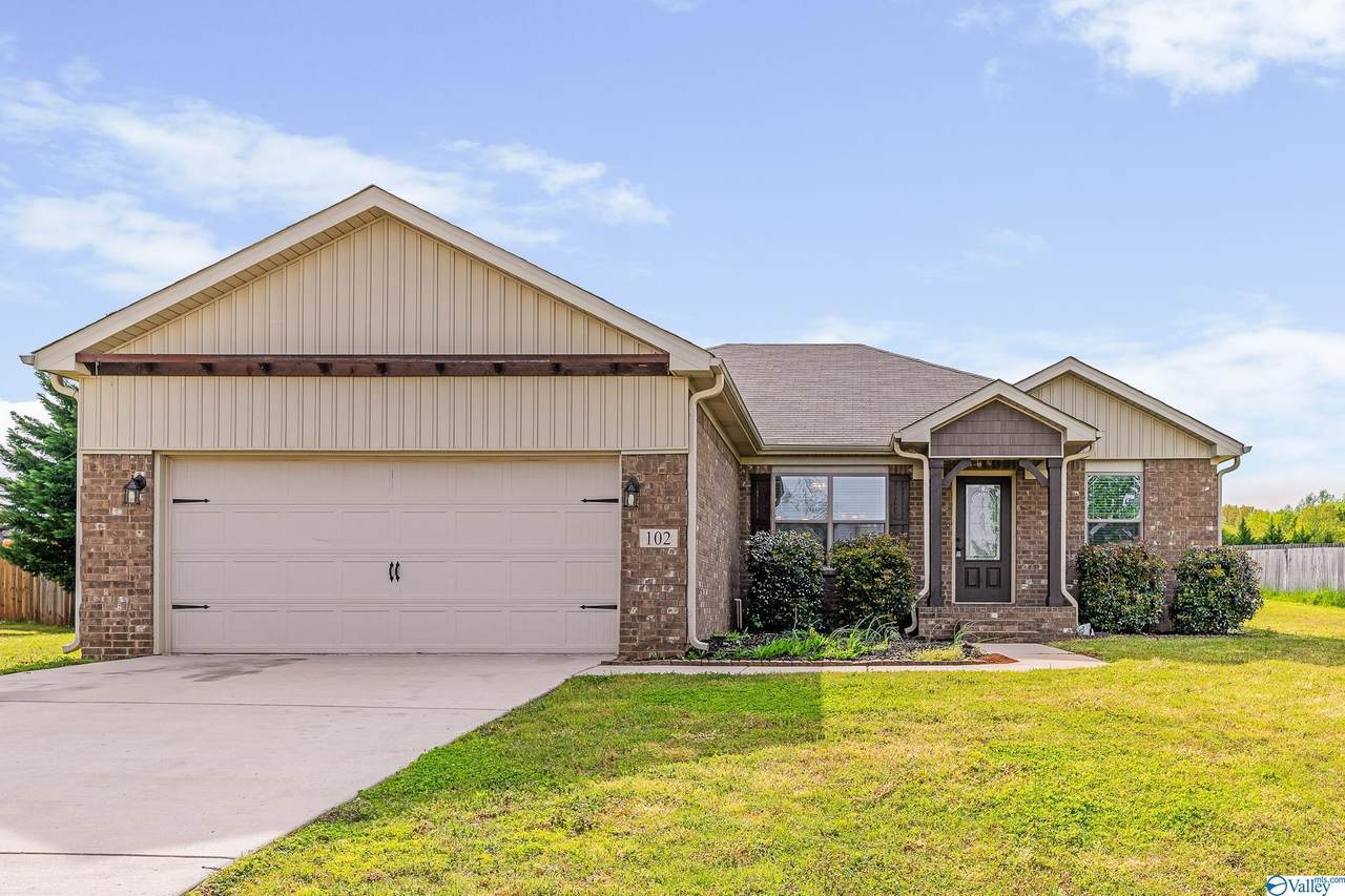 102 Breezy Pointe - Photo 1